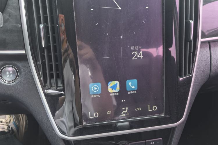 Used BYD Song MAX 2017 1.5T Automatic Smart Connect Elite 7-Seater Audio And AC Panel