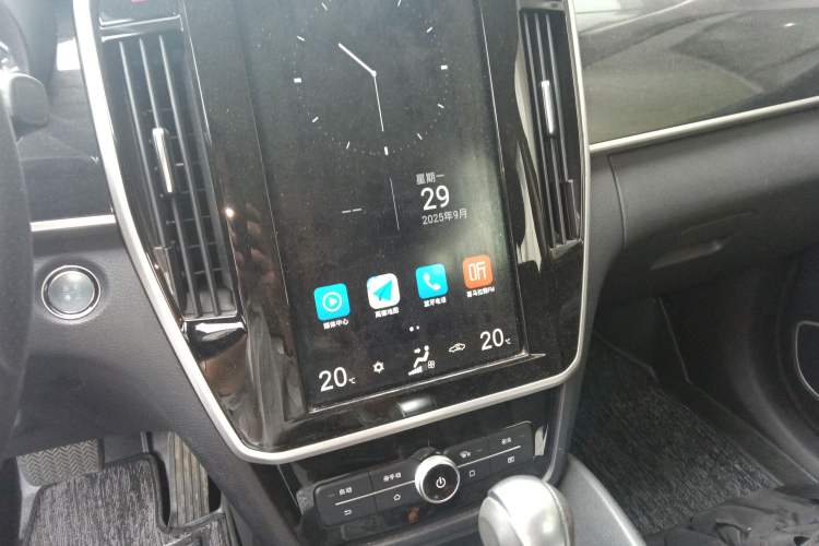 Used BYD Song MAX 2017 1.5T Automatic Smart Connect Luxury 7-Seater Audio And AC Panel