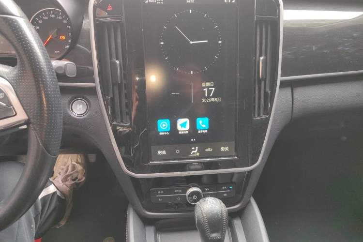 Used BYD Song MAX 2017 1.5T Automatic Smart Connect Elite 7-Seater Audio And AC Panel