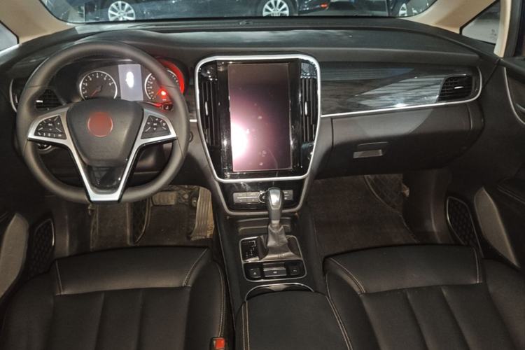 Used BYD Song MAX 2017 1.5T Automatic Smart Connect Luxury 7-Seater Center Console