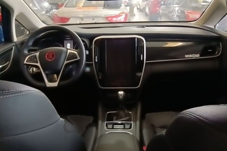 Used BYD Song MAX 2017 1.5T Automatic Smart Connect Elite 7-Seater Center Console