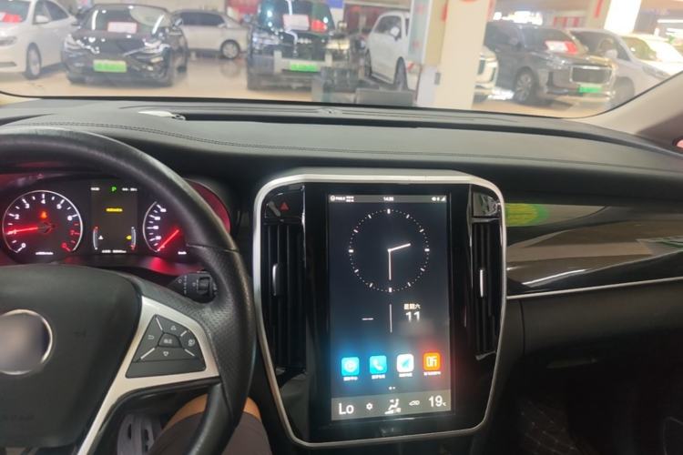 Used BYD Song MAX 2017 1.5T Automatic Smart Connect Elite 7-Seater Center Console