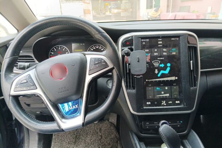 Used BYD Song MAX 2017 1.5T Automatic Smart Connect Elite 7-Seater Center Console