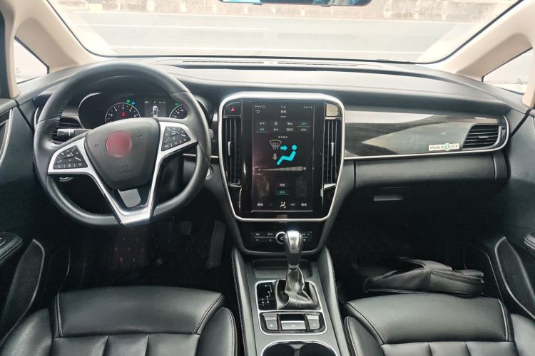 Used BYD Song MAX 2017 1.5T Automatic Smart Connect Prestige 7-Seater Center Console