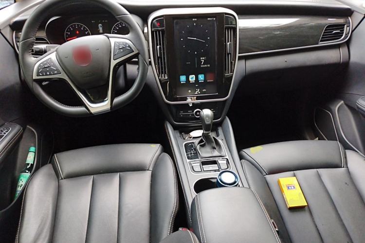 Used BYD Song MAX 2017 1.5T Automatic Smart Connect Luxury 7-Seater Center Console