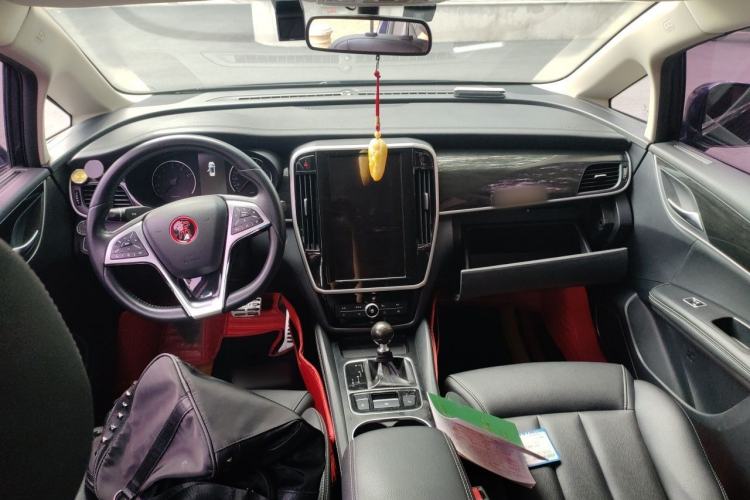 Used BYD Song MAX 2017 1.5T Automatic Smart Connect Prestige 7-Seater Center Console