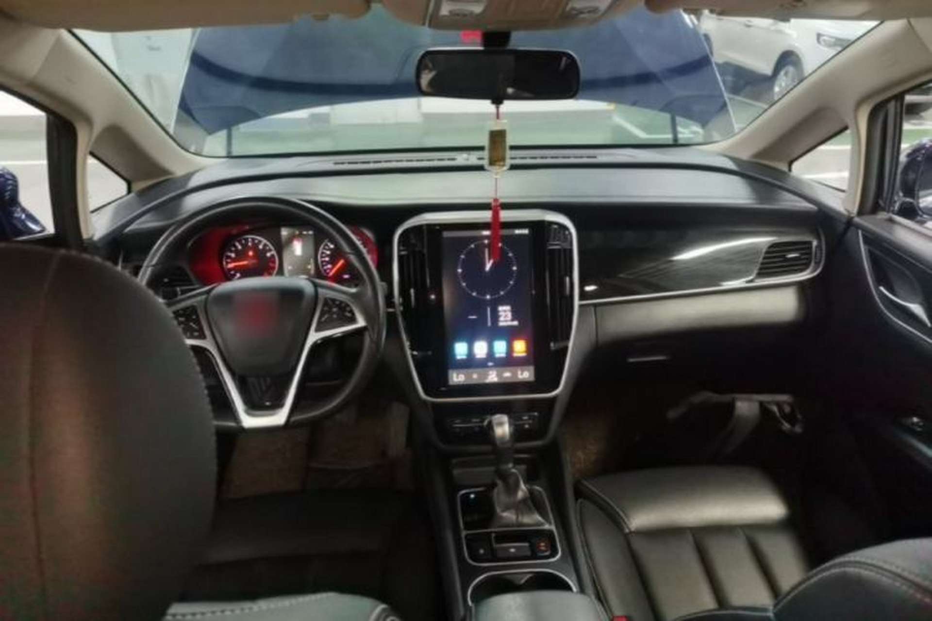 Used BYD Song MAX 2017 1.5T Automatic Smart Connect Luxury 7-Seater Center Console