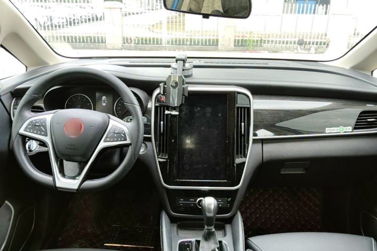 Used BYD Song MAX 2017 1.5T Automatic Smart Connect Prestige 7-Seater Center Console