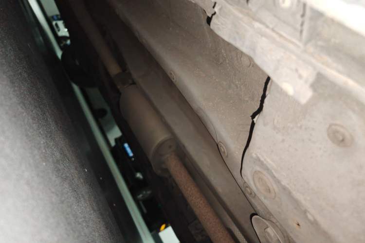 Used BYD Song MAX 2017 1.5T Automatic Smart Connect Prestige 7-Seater Chassis Front Right