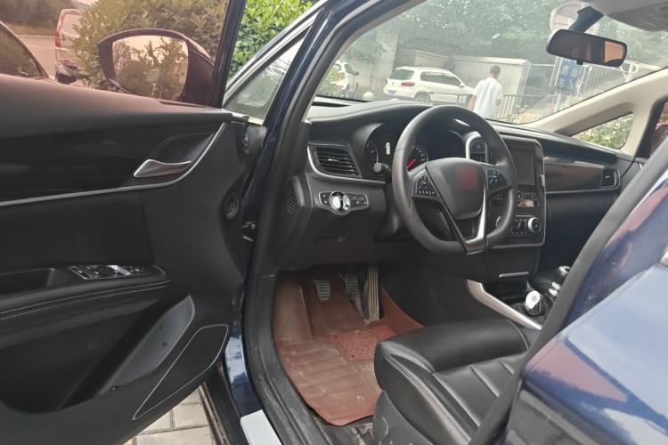 Used BYD Song MAX 2017 1.5T Manual Smart Connect Luxury 7-Seater Driver Seat