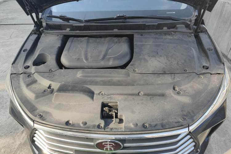 Used BYD Song MAX 2017 1.5T Automatic Smart Connect Luxury 7-Seater Engine Bay