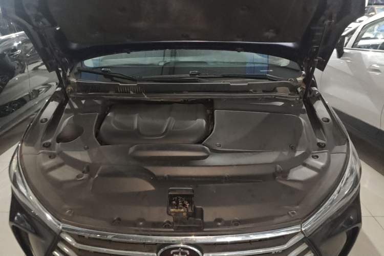 Used BYD Song MAX 2017 1.5T Automatic Smart Connect Luxury 7-Seater Engine Bay