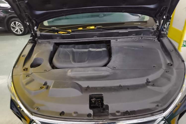 Used BYD Song MAX 2017 1.5T Automatic Smart Connect Prestige 7-Seater Engine Bay