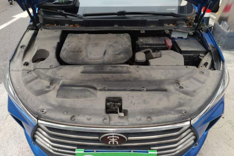 Used BYD Song MAX 2017 1.5T Automatic Smart Connect Elite 7-Seater Engine Bay