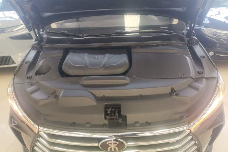 Used BYD Song MAX 2017 1.5T Automatic Smart Connect Elite 7-Seater Engine Bay