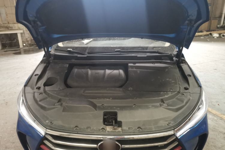 Used BYD Song MAX 2017 1.5T Automatic Smart Connect Elite 7-Seater Engine Bay