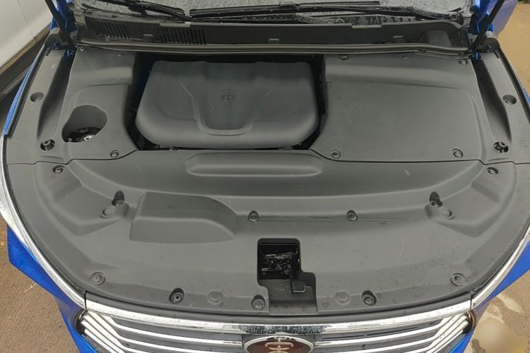 Used BYD Song MAX 2017 1.5T Automatic Smart Connect Prestige 7-Seater Engine Bay