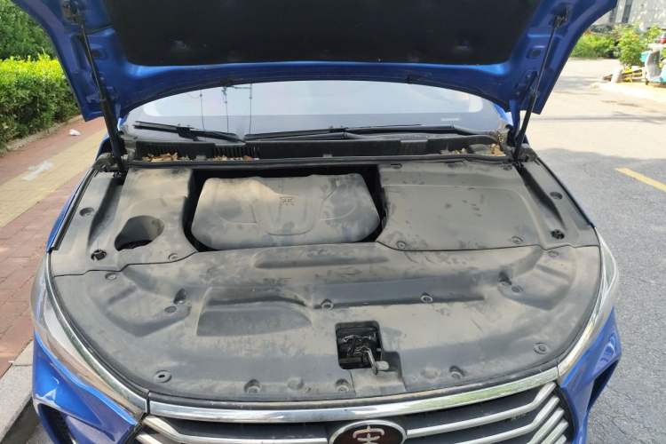 Used BYD Song MAX 2017 1.5T Automatic Smart Connect Elite 7-Seater Engine Bay