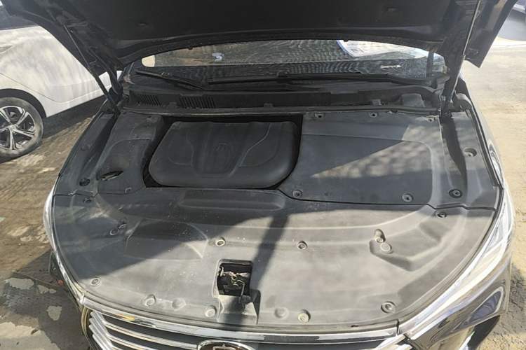 Used BYD Song MAX 2017 1.5T Automatic Smart Connect Elite 7-Seater Engine Bay
