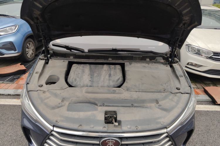 Used BYD Song MAX 2017 1.5T Automatic Smart Connect Elite 7-Seater Engine Bay