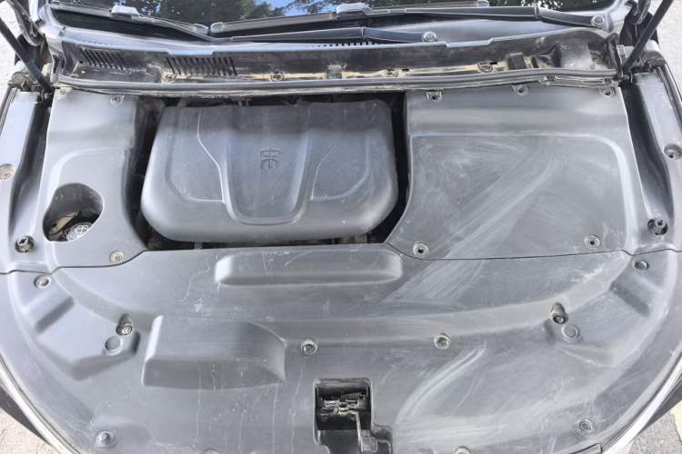 Used BYD Song MAX 2017 1.5T Automatic Smart Connect Elite 7-Seater Engine Bay