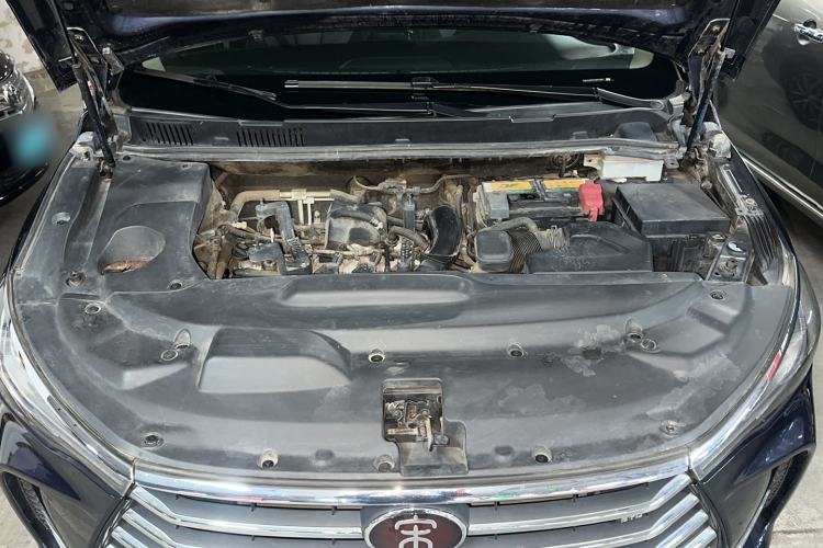 Used BYD Song MAX 2017 1.5T Automatic Smart Connect Luxury 7-Seater Engine Bay