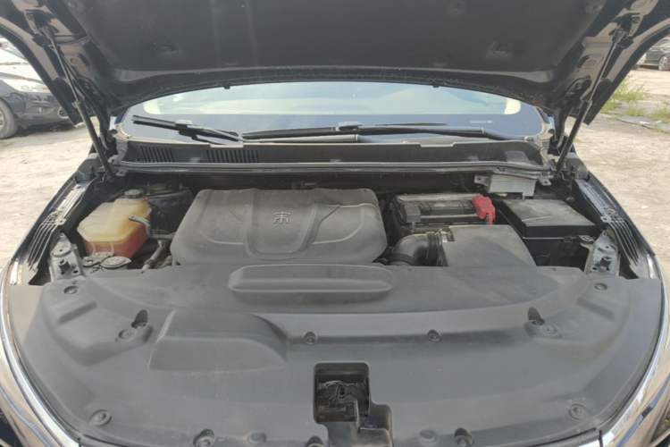 Used BYD Song MAX 2017 1.5T Manual Smart Connect Luxury 7-Seater Engine Bay