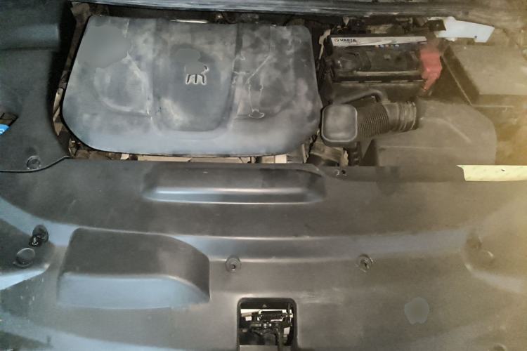 Used BYD Song MAX 2017 1.5T Automatic Smart Connect Luxury 7-Seater Engine Bay