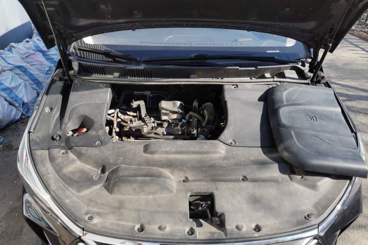 Used BYD Song MAX 2017 1.5T Automatic Smart Connect Luxury 7-Seater Engine Bay