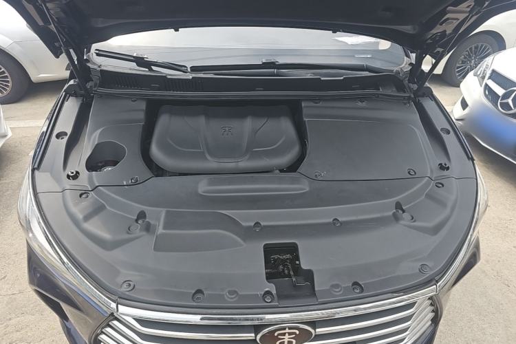 Used BYD Song MAX 2017 1.5T Automatic Smart Connect Prestige 7-Seater Engine Bay