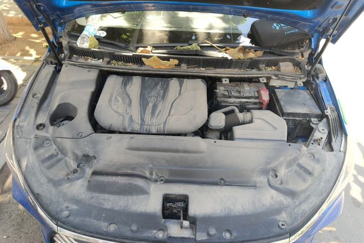 Used BYD Song MAX 2017 1.5T Automatic Smart Connect Prestige 7-Seater Engine Bay