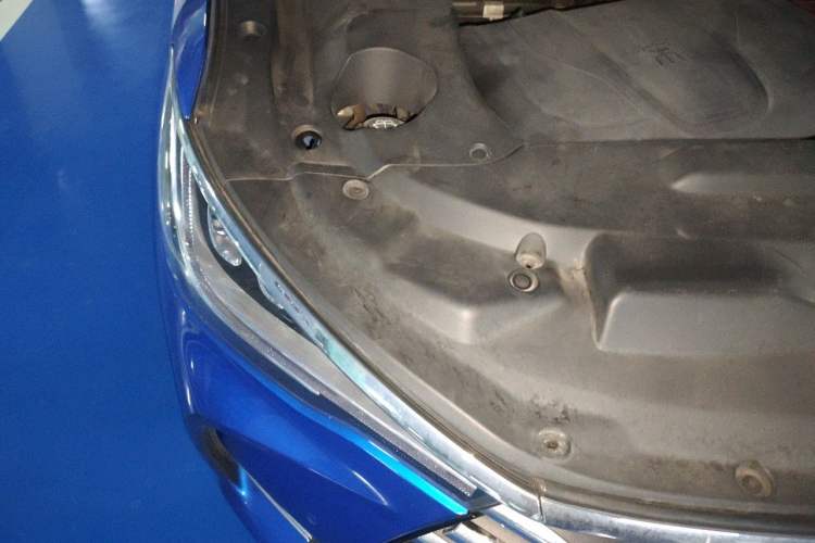 Used BYD Song MAX 2017 1.5T Automatic Smart Connect Prestige 7-Seater Engine Bay Right