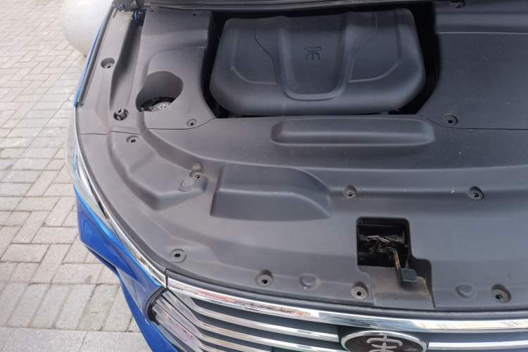 Used BYD Song MAX 2017 1.5T Automatic Smart Connect Elite 7-Seater Engine Bay Right
