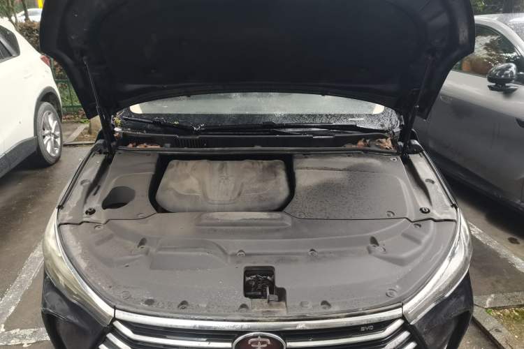 Used BYD Song MAX 2017 1.5T Automatic Smart Connect Luxury 7-Seater Engine Bay