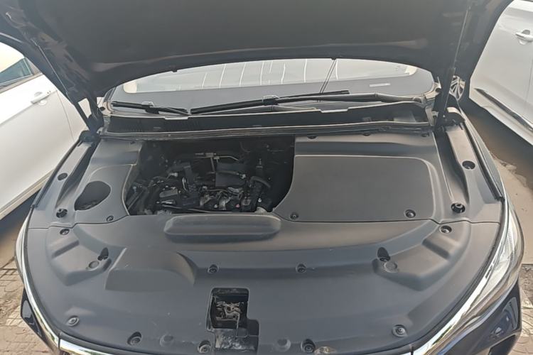 Used BYD Song MAX 2017 1.5T Automatic Smart Connect Luxury 7-Seater Engine Bay