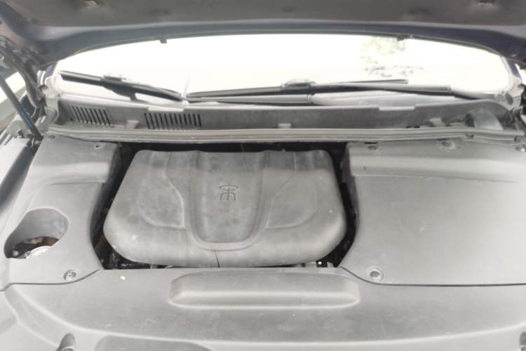 Used BYD Song MAX 2017 1.5T Automatic Smart Connect Luxury 7-Seater Engine Bay