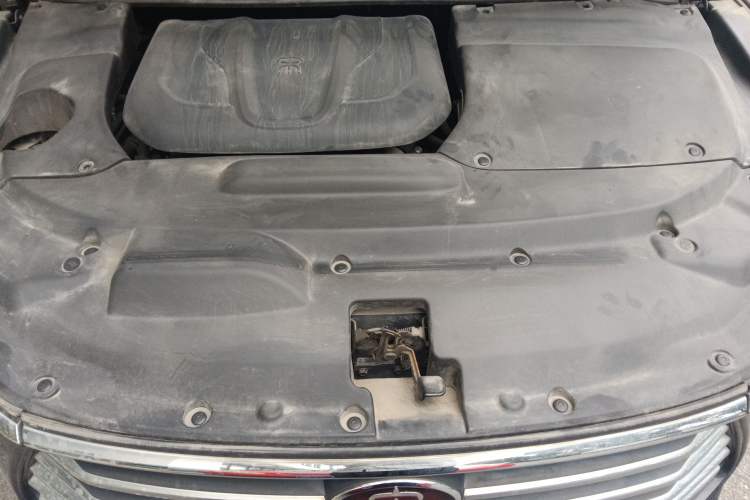 Used BYD Song MAX 2017 1.5T Automatic Smart Connect Luxury 7-Seater Engine Bay