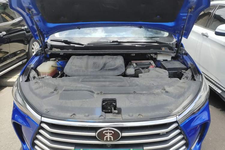 Used BYD Song MAX 2017 1.5T Automatic Smart Connect Prestige 7-Seater Engine Bay