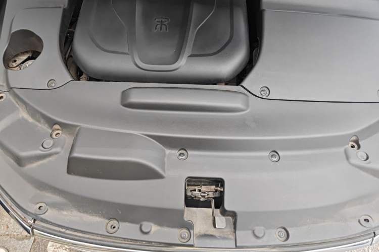 Used BYD Song MAX 2017 1.5T Automatic Smart Connect Elite 7-Seater Engine Bay