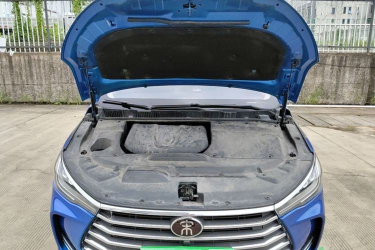 Used BYD Song MAX 2017 1.5T Automatic Smart Connect Prestige 7-Seater Engine Bay