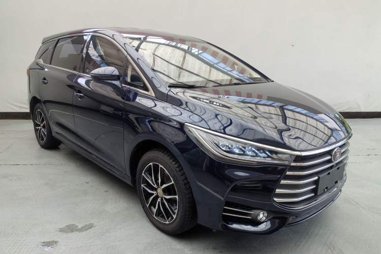 Used BYD Song MAX 2017 1.5T Manual Smart Connect Luxury 7-Seater Exterior 1
