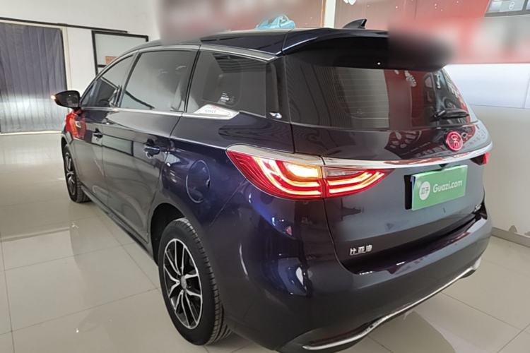 Used BYD Song MAX 2017 1.5T Manual Smart Connect Luxury 7-Seater Exterior 2
