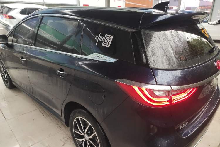 Used BYD Song MAX 2017 1.5T Automatic Smart Connect Elite 7-Seater Exterior 2