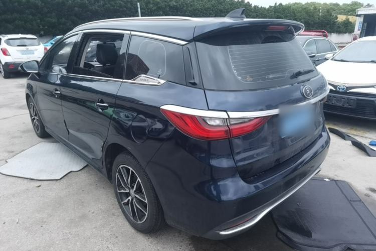 Used BYD Song MAX 2017 1.5T Automatic Smart Connect Elite 7-Seater Exterior 2