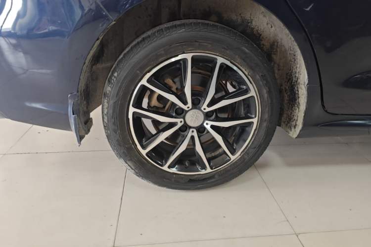 Used BYD Song MAX 2017 1.5T Automatic Smart Connect Luxury 7-Seater Exterior 2