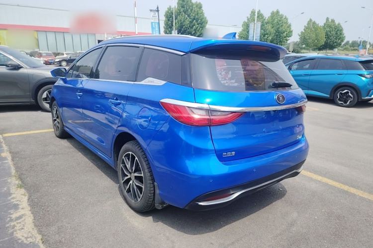 Used BYD Song MAX 2017 1.5T Automatic Smart Connect Elite 7-Seater Exterior 2