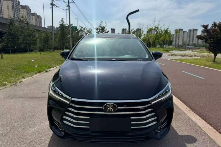 Used BYD Song MAX 2017 1.5T Automatic Smart Connect Elite 7-Seater Exterior 2