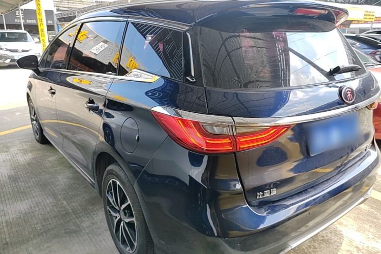 Used BYD Song MAX 2017 1.5T Automatic Smart Connect Elite 7-Seater Exterior 2