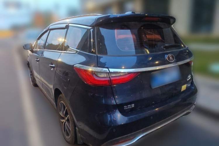 Used BYD Song MAX 2017 1.5T Automatic Smart Connect Elite 7-Seater Exterior 3
