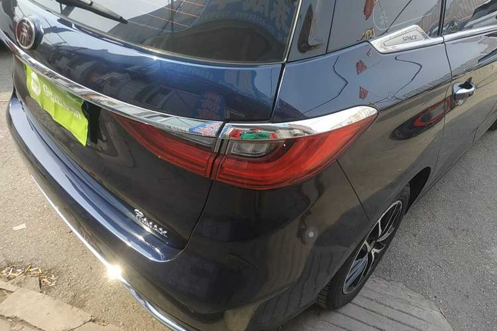 Used BYD Song MAX 2017 1.5T Automatic Smart Connect Elite 7-Seater Exterior 3